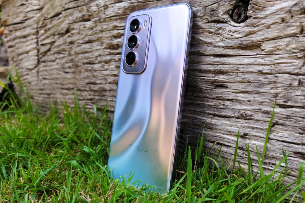 ضربة قوية من أوبو تقلب الطاولة بـ Oppo Reno 12 Pro.. الهاتف الأكثر فخامة والأفضل كاميرات