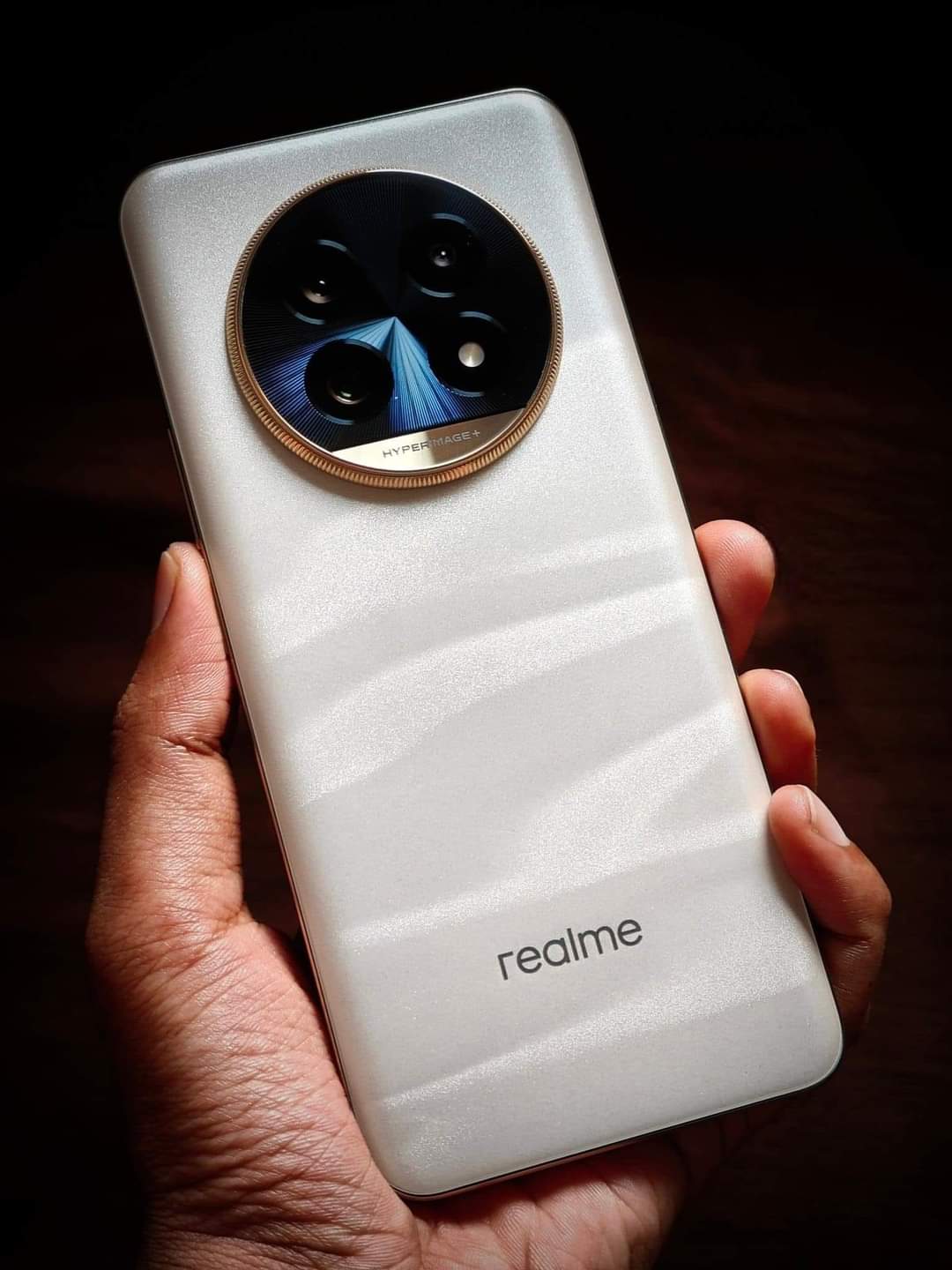 “وحش الفئة المتوسطة” هاتف Realme 13 Pro Plus بتصميم مميز وإمكانيات جبارة وخصائص فريدة