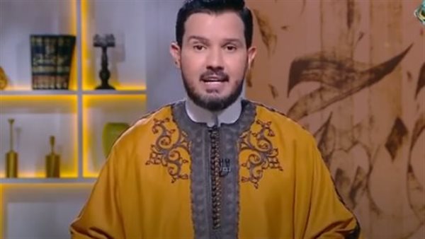 شعره يصل لشحمة أذنيه.. داعية إسلامي يكشف عن أوصاف النبي (فيديو)