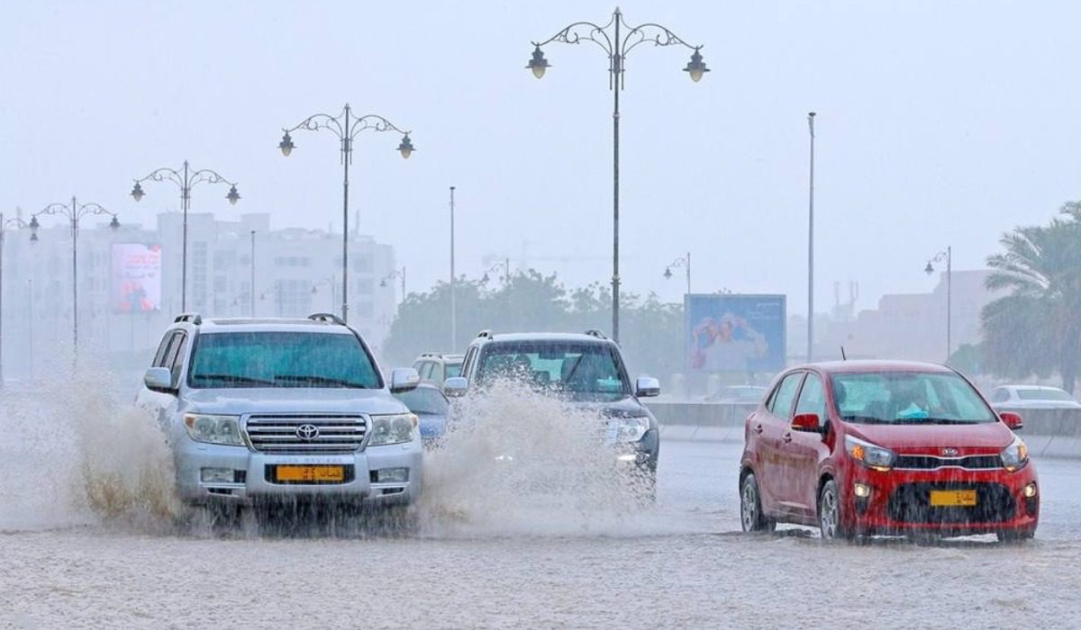 المركز الوطني للأرصاد يصدر إنذار أحمر جديد.. وتقلبات قوية وأمطار غزيرة تشهدها بعض المناطق