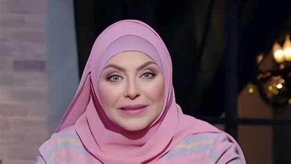 هل كان حلمها رسالة من السماء؟ سيدة مسلمة تحكي حلمًا غريبًا يربطها بالعذراء مريم وفجأة تستيقظ لتجد صليبًا خشبيًا في يدها|ما القصة؟