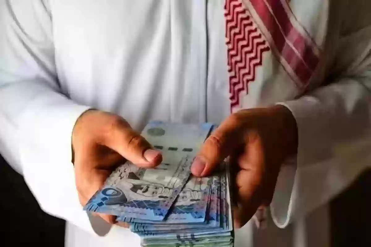 حقيقة تخفيض رسوم الإقامة الدائمة في المملكة إلى 4000 ريال بأمر ملكي