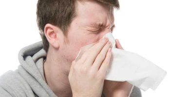 لماذا لا يجب عليك كتم العطس؟.. أضرار ومخاطر غير متوقعة