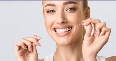 3 طرق طبيعية لإزالة البقع الصفراء من الأسنان