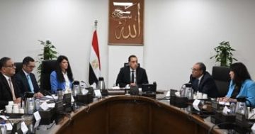 رئيس الوزراء يتابع جهود دعم وتعزيز أوجه التعاون الاقتصادى المصرى الأمريكى