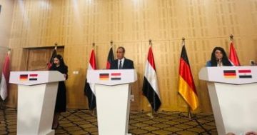 وزير الخارجية لـ”اليوم السابع”: السفارات ستتيح للمصريين فتح حسابات بالبنوك