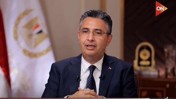 وزير التموين يجتمع مع رئيس الشركة العامة لتجارة الجملة لمتابعة موقف المخزون الإستراتيجي