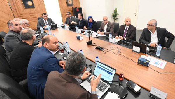 وزير الإسكان يتابع خطط تسويق مشروعات هيئة المجتمعات العمرانية الجديدة