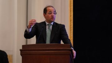 الحديث الآن عن إطلاق حزمة حماية اجتماعية «سابق لأوانه»