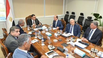 وزير الإسكان يعقد اجتماعا لمتابعة موقف المشروعات الجاري تنفيذها ضمن المبادرة الرئاسية “حياة كريمة”