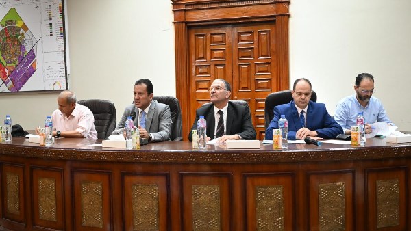 تخصيص حمامات سباحة وكافيتريات وبيع محال وصيدلية بالمنصورة الجديدة والعاشر