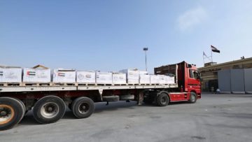 الإمارات تعلن دخول 38 شاحنة مساعدات إنسانية إلى غزة ضمن “عملية الفارس الشهم 3”