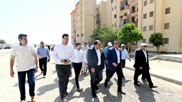 وزير الإسكان يتابع تنفيذ وحدات سكنية ضمن المبادرة الرئاسية “سكن لكل المصريين”
