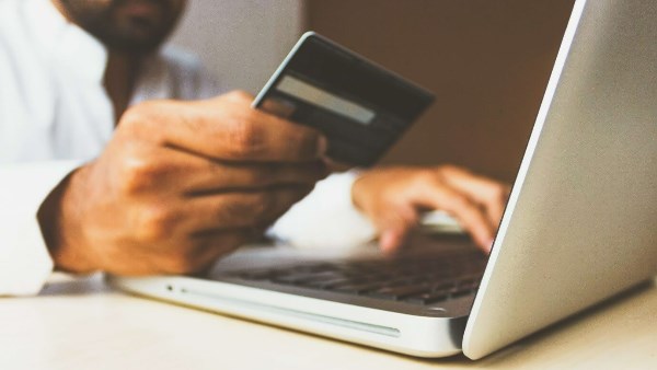 مُسجلة 32.8 مليار دولار .. ارتفاع تحويلات المصريين بالخارج بنسبة 69.6%