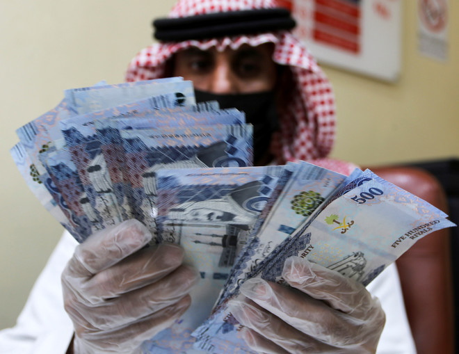 برسوم مجانية ودعم لمحدودي الدخل قرض 100 ألف ريال للرجال والنساء والمتقاعدين