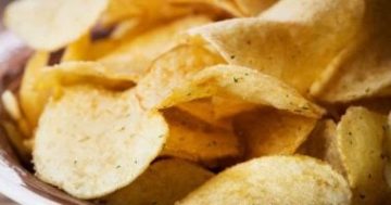 4 أطعمة ومشروبات تضر بصحتك على المدى الطويل
