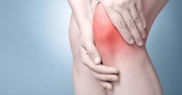 لماذا لا تستطيع فرد ركبتيك؟.. 5 أسباب محتملة