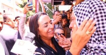 وزيرة التضامن توجه بالاستجابة الفورية لمطلب سيدة خلال الإدلاء بصوتها.. صور