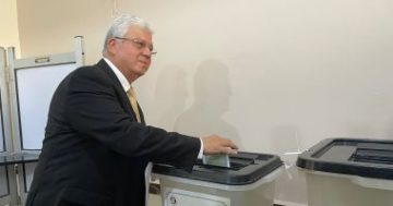 وزير التعليم العالي يدلي بصوته فى انتخابات مجلس الشيوخ بالتجمع الخامس