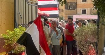 علم مصر يزين لجنة المدرسة اليابانية بالشيخ زايد في أول أيام انتخابات الشيوخ