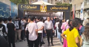 طوابير الشباب تتصدر الحشود الانتخابية بالزيتون فى انتخابات الشيوخ.. صور