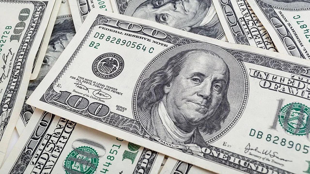 أسعار الدولار في 10 بنوك اليوم الثلاثاء 5 أغسطس 2025