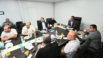 وزير الإسكان يعقد اجتماعا مع الشركات العاملة بمشروع “صواري” بالإسكندرية