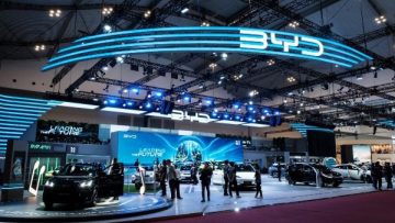 تسليمات BYD تتراجع لأول مرة وسط احتدام المنافسة في سوق المركبات الكهربائية
