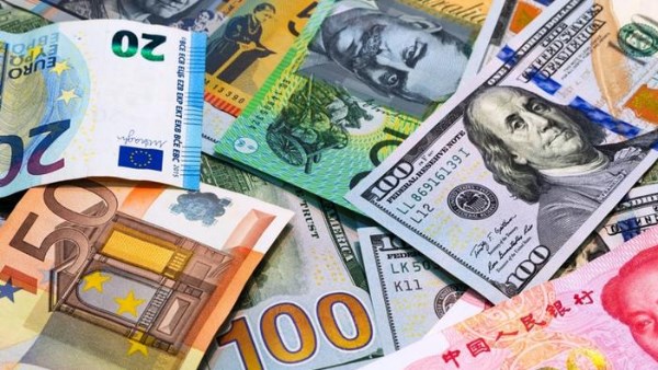أسعار العملات الآن.. مقارنة بين البنوك الحكومية والخاصة 1 أغسطس 2025
