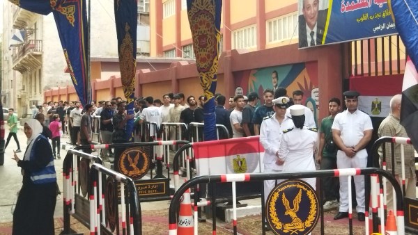 وزير الإسكان يدلي بصوته بانتخابات مجلس الشيوخ 2025