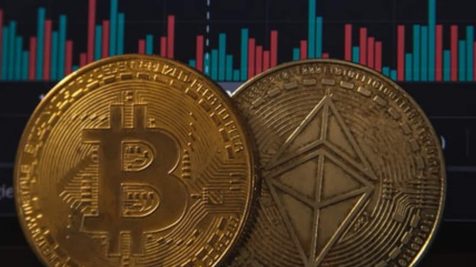 العملات المشفرة تترنح .. البتكوين تتراجع لأدنى مستوى بعد شهر تاريخي