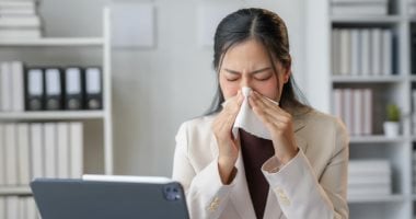 وزارة الصحة تحذر من حقنة البرد فى علاج نزلات الإنفلونزا.. فيديو