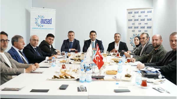 تكريم الاتحاد العربي للصناعات الجلدية بتركيا