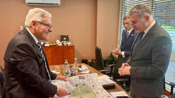 وزير البترول يبحث مع مجلس المعادن الأسترالي التعاون في جهود التطوير واستكشاف المعادن النادرة