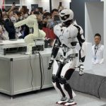 شاهد.. أحدث الروبوتات البشرية اليابانية تطفئ النيران وتنقذ القطط