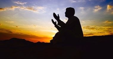 ما حكم الدعاء فى أول ليلة من شهر رجب؟.. اعرف رد دار الإفتاء