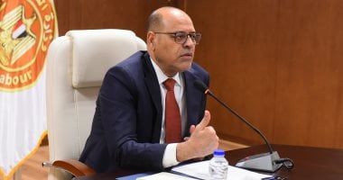 وزير العمل يعلن صرف 299.2 مليون جنيه منحة عيد الميلاد للعمالة غير المنتظمة