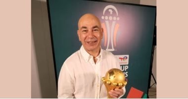 حسام حسن ينشر صورته مع كأس إفريقيا قبل انطلاق بطولة كان 2025