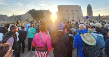 لحظات ساحرة لتعامد الشمس على مقصورة قدس الأقداس بمعابد الكرنك.. فيديو