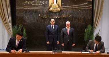 رئيس الوزراء يشهد توقيع 3 عقود مشروعات باقتصادية قناة السويس باستثمارات 1.15 مليار دولار