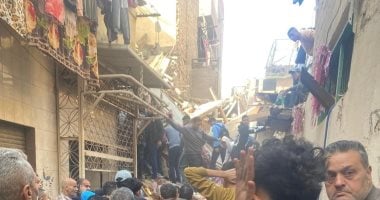 تضرر أجزاء من عقارات ملاصقة لعقار إمبابة المنهار