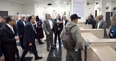 رئيس الوزراء يتفقد مجمع خدمات المواطنين “تحيا مصر” بقرية “الودى” بالصف