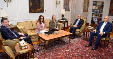 وزير الخارجية يستقبل ياسمين فؤاد ووزير الزراعة لمناقشة “مكافحة التصحر”