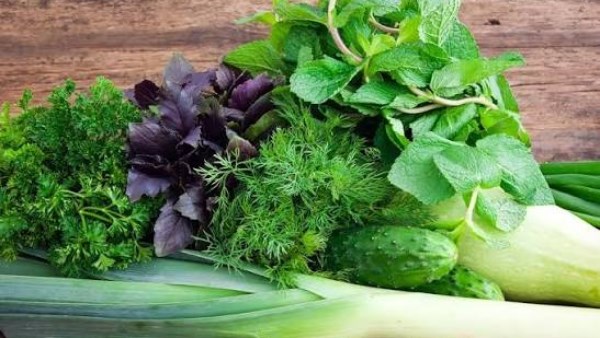 استقرار نسبي في أسعار الخضروات والفاكهة بسوق العبور اليوم