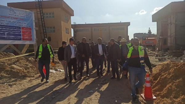 رئيس الجهاز التنفيذي لمياه الشرب والصرف الصحى يتفقد عدداً من المشروعات بالإسكندرية