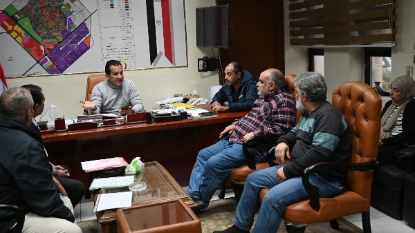 رئيس جهاز العاشر من رمضان يلتقي اتحاد شاغلي “واحة المدائن” لبحث موقف المرافق بالحي الثاني عشر