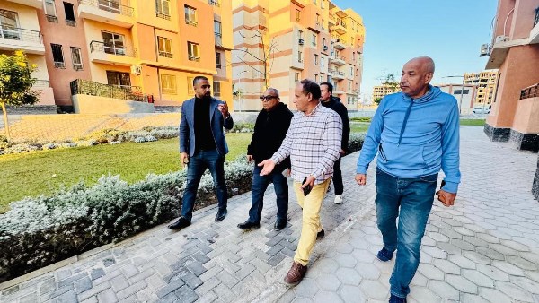 رئيس العبور الجديدة يقود جولة موسعة لمتابعة الخدمات ورفع كفاءة المرافق بالأحياء السكنية