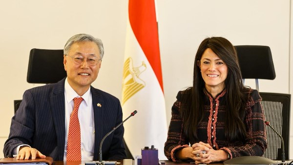 بعد انتهاء فترة عمله في مصر.. وزيرة التخطيط تلتقي السفير الكوري