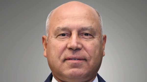 لا حسابات رسمية للفريق كامل الوزير على السوشيال.. وإجراءات قانونية ضد الحسابات المزيفة