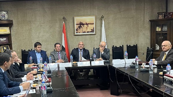 رجال الأعمال تطالب بحوافز لتوسيع استخدامات الذكاء الاصطناعي في الزراعة